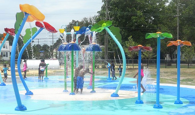 floating splash pad