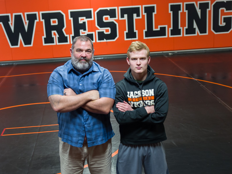 Wrestling helps Hubbards forge father-son bond