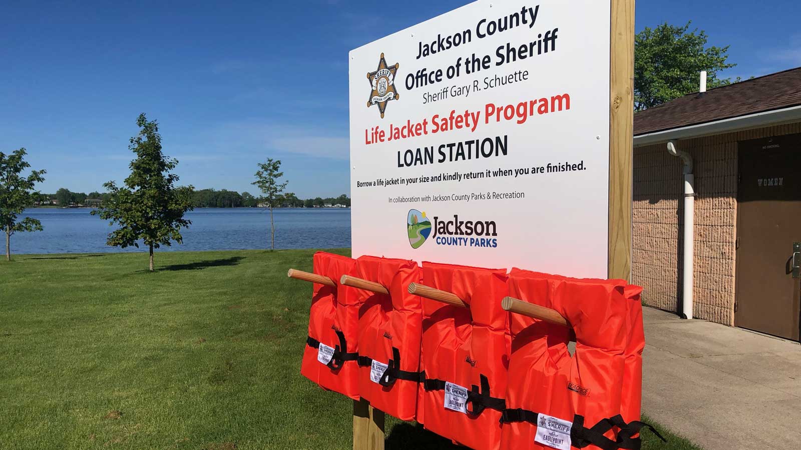 Life Jacket Loan Stations Installed at County Parks - JTV Jackson
