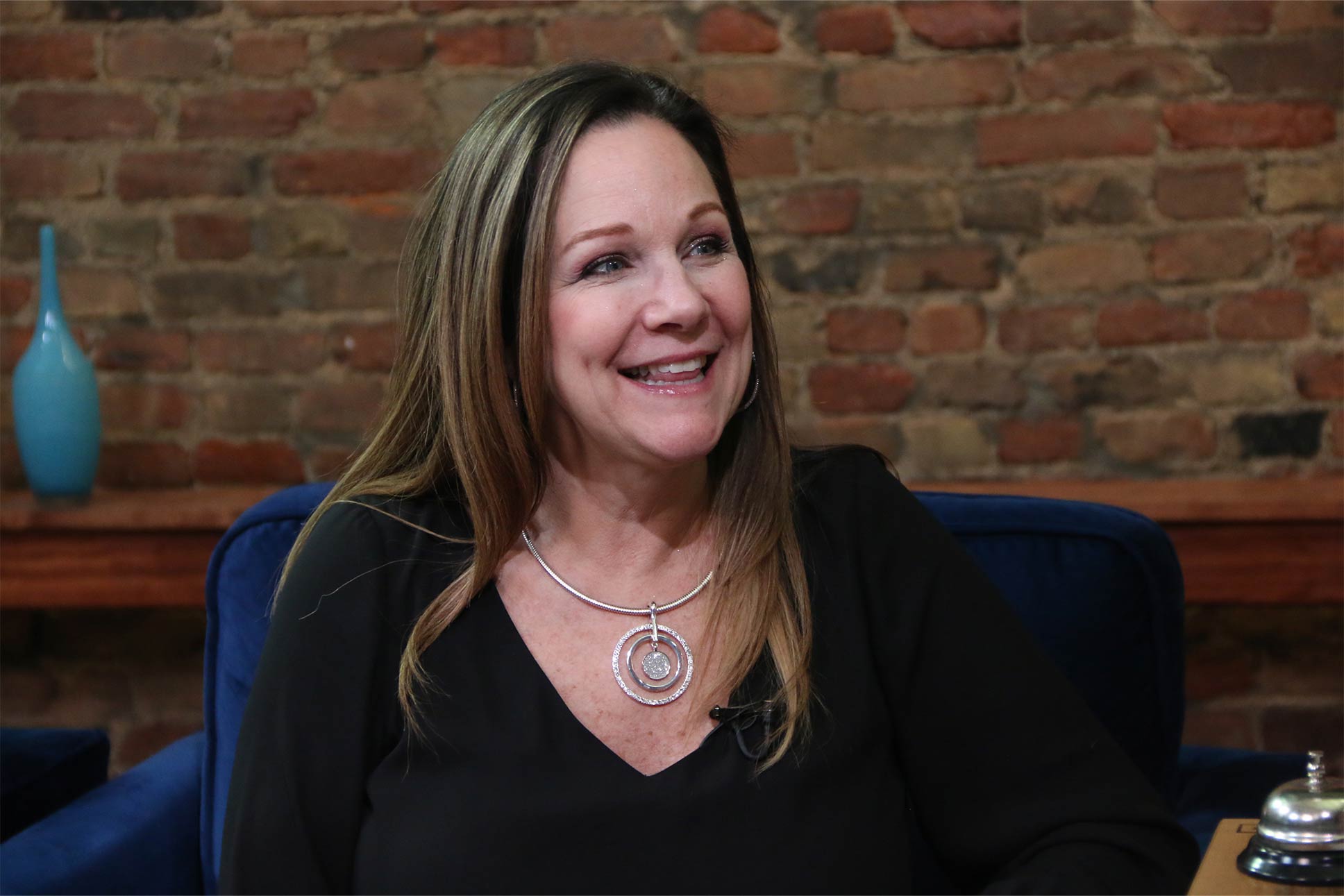 Valentine’s Day, Honky Tonk Shows & Seafood Dinner Lined Up at Oak + Iron