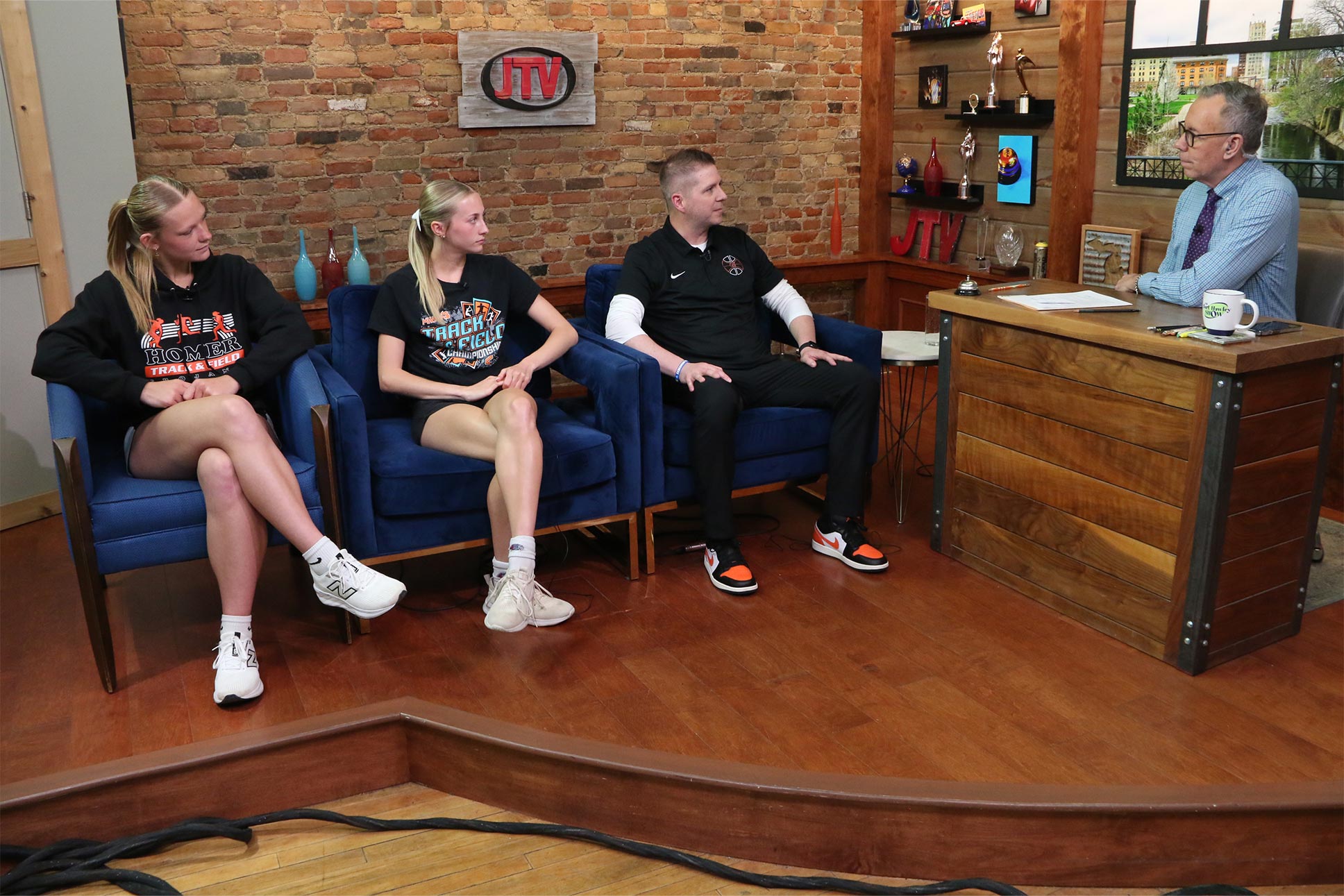 Homer Girls Basketball Rallies to Support Teammate Following Cancer Diagnosis